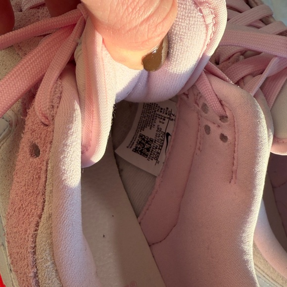 Nike Women's Soft Pink and Light Gray Sneakers - Picture 7 of 8